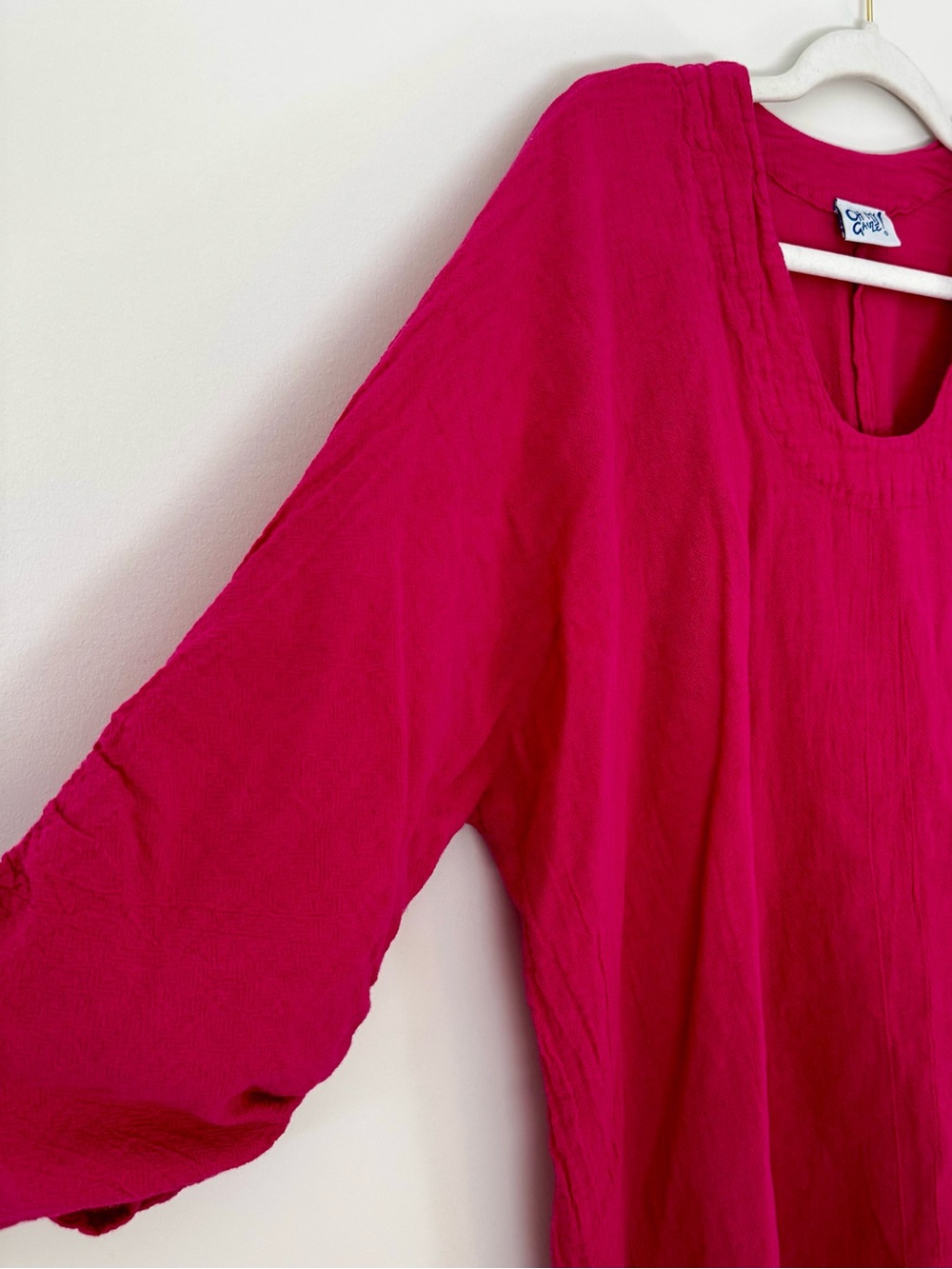 Oh My Gauze! Ruched 3/4 Sleeve Scoop Neck Tunic, Pink – Size 3 (XL / XXL) - Picture 3 of 7